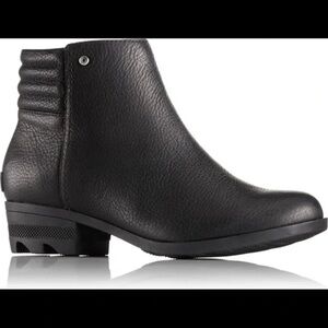 SOREL Women’s Danica Short Weatherproof Boot size 7.5. Women’s